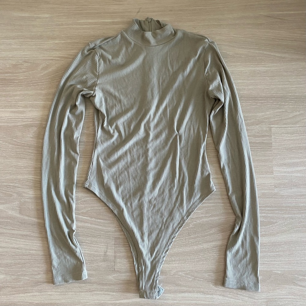 Meshki Long Sleeve Turtle Neck Knit Bodysuit, Size XS, Light Sage Green